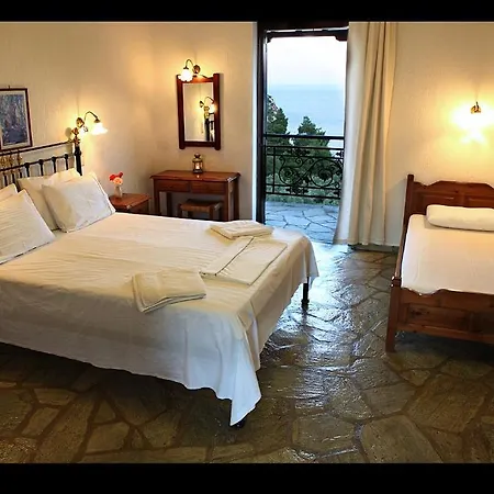 Mando Beachfront Guest house 3*