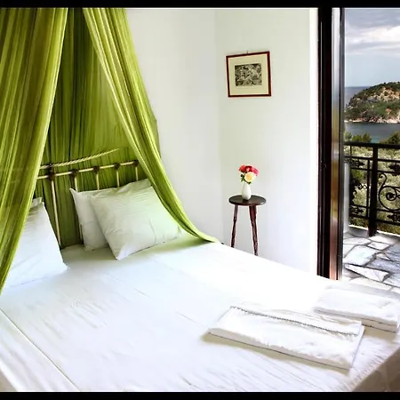 Penzion Mando Beachfront 4*