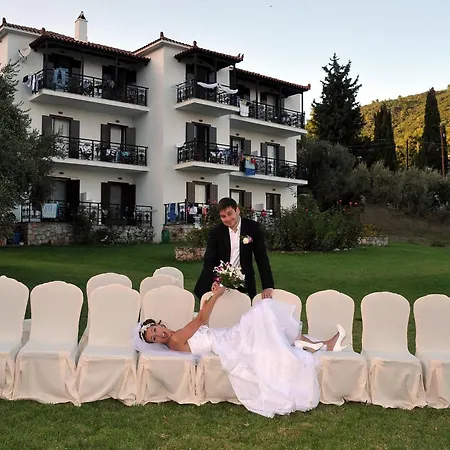 Mando Beachfront Penzion 4*