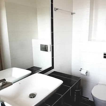 Penzion Mando Beachfront 4*