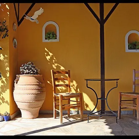 Penzion Mando Beachfront 4*