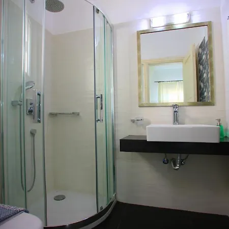 Mando Beachfront Penzion 4*