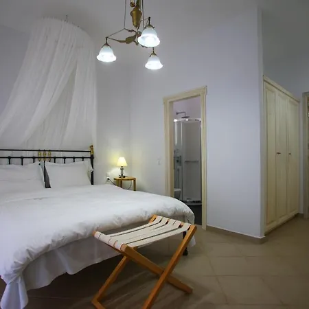 Mando Beachfront 3* Stafylos