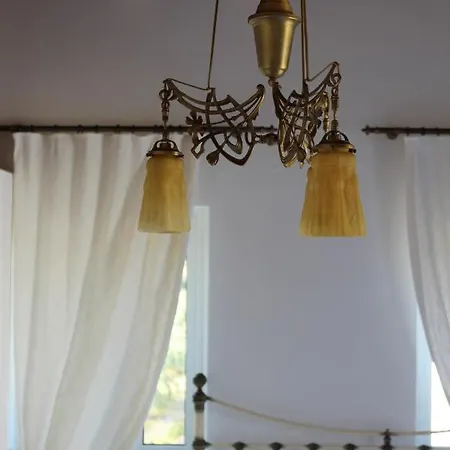 Mando Beachfront Guest house Stafylos