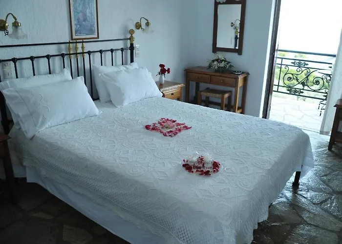 Гостевой дом Mando Beachfront 4*