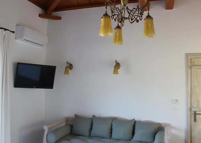 Гостевой дом Mando Beachfront Стафилос