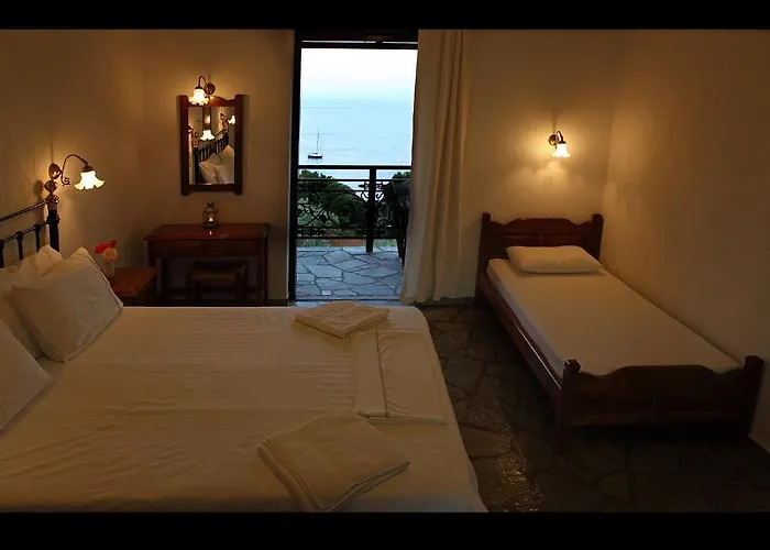 Гостевой дом Mando Beachfront 4*